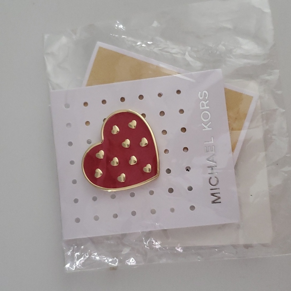 Michael kors pin